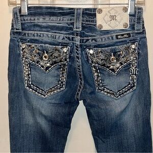 MISS ME Women’s Signature Straight Denim Jeans. Waist 26. Inseam 31.